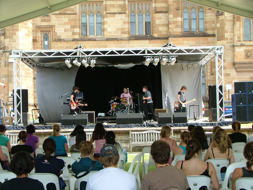 Rock-Festival-stage